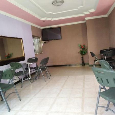 Caron Pension Bahir Dar Exteriör bild