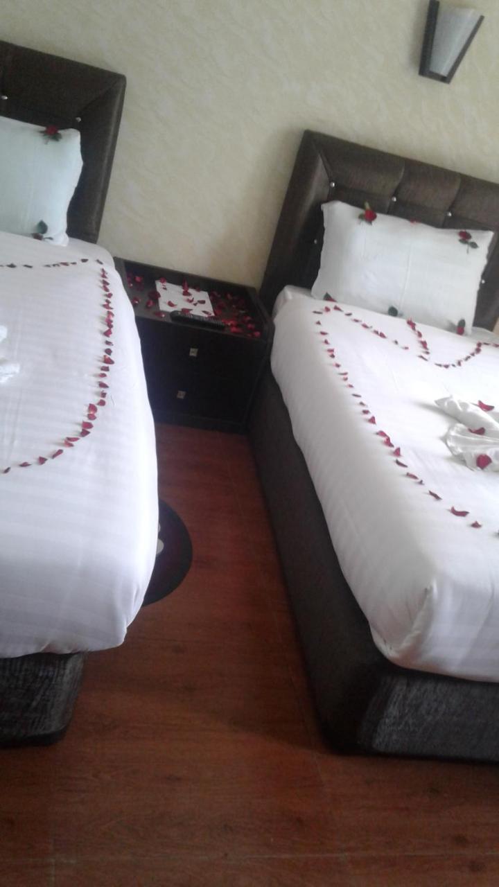 Caron Pension Bahir Dar Exteriör bild